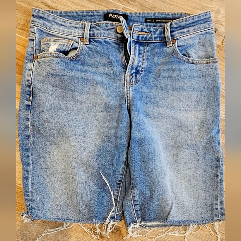 BUFFALO MID-RISE BOYFRIEND SHORT